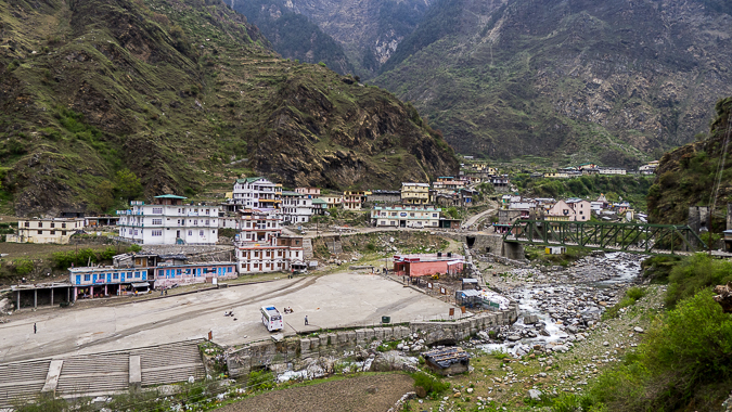 Janki Chatti vu de la falaise de Kharsali