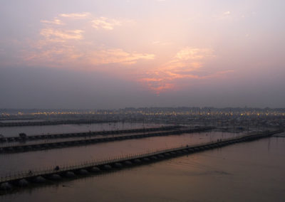 La Kumbha Mela au crépuscule